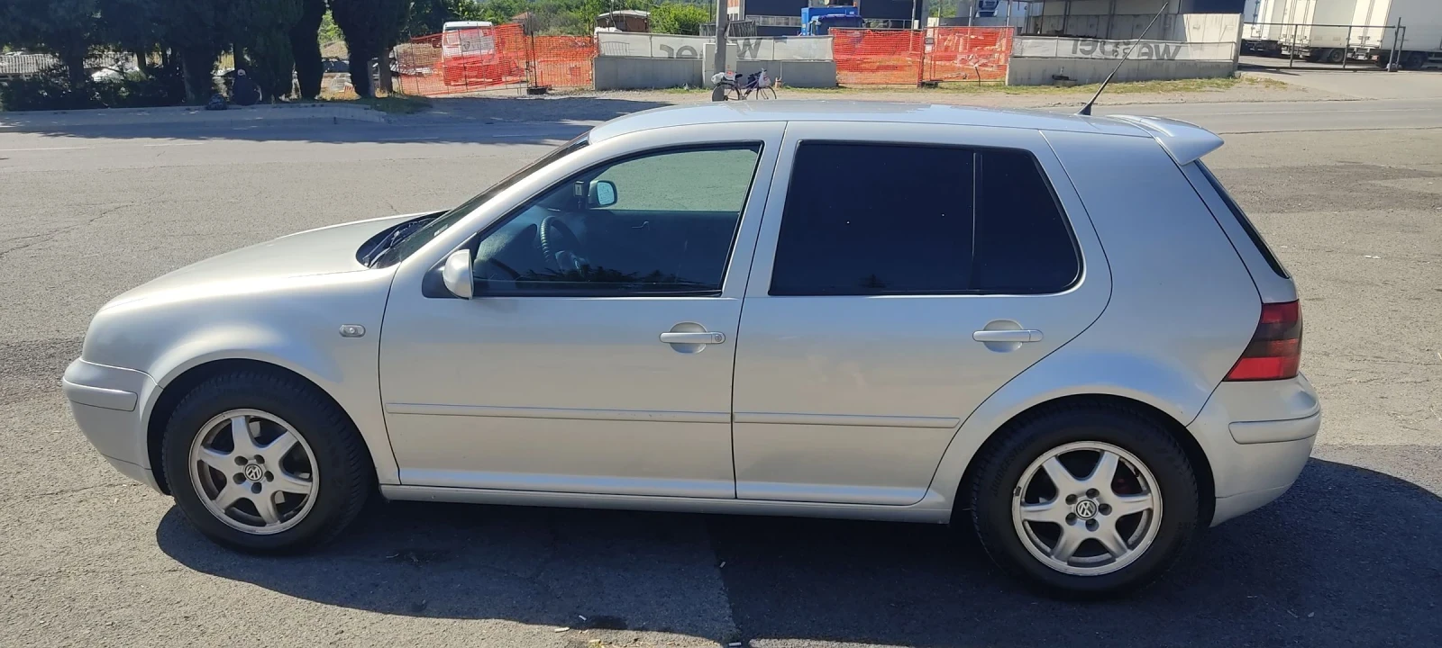 VW Golf 1.9 tdi, снимка 2 - Автомобили и джипове - 55080293