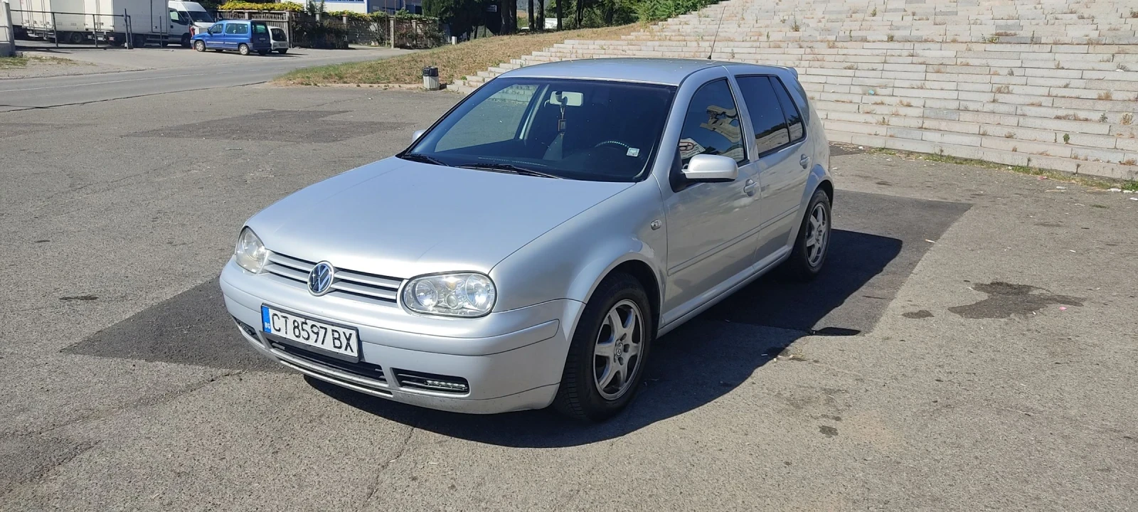 VW Golf 1.9 tdi, снимка 7 - Автомобили и джипове - 55080293