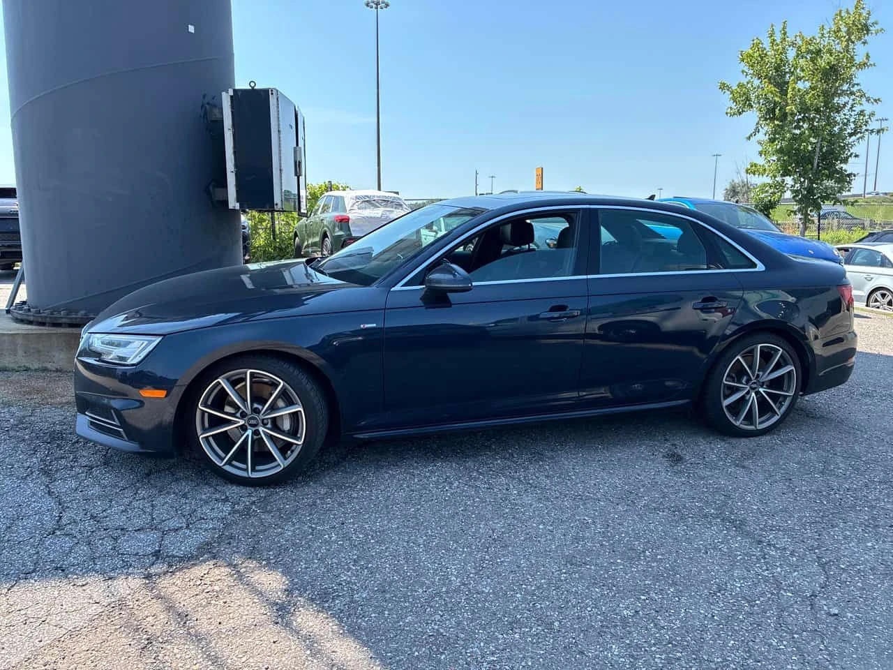 Audi A4 | Progressiv | ШИБИДАХ | CARFAX | , снимка 2 - Автомобили и джипове - 55513400