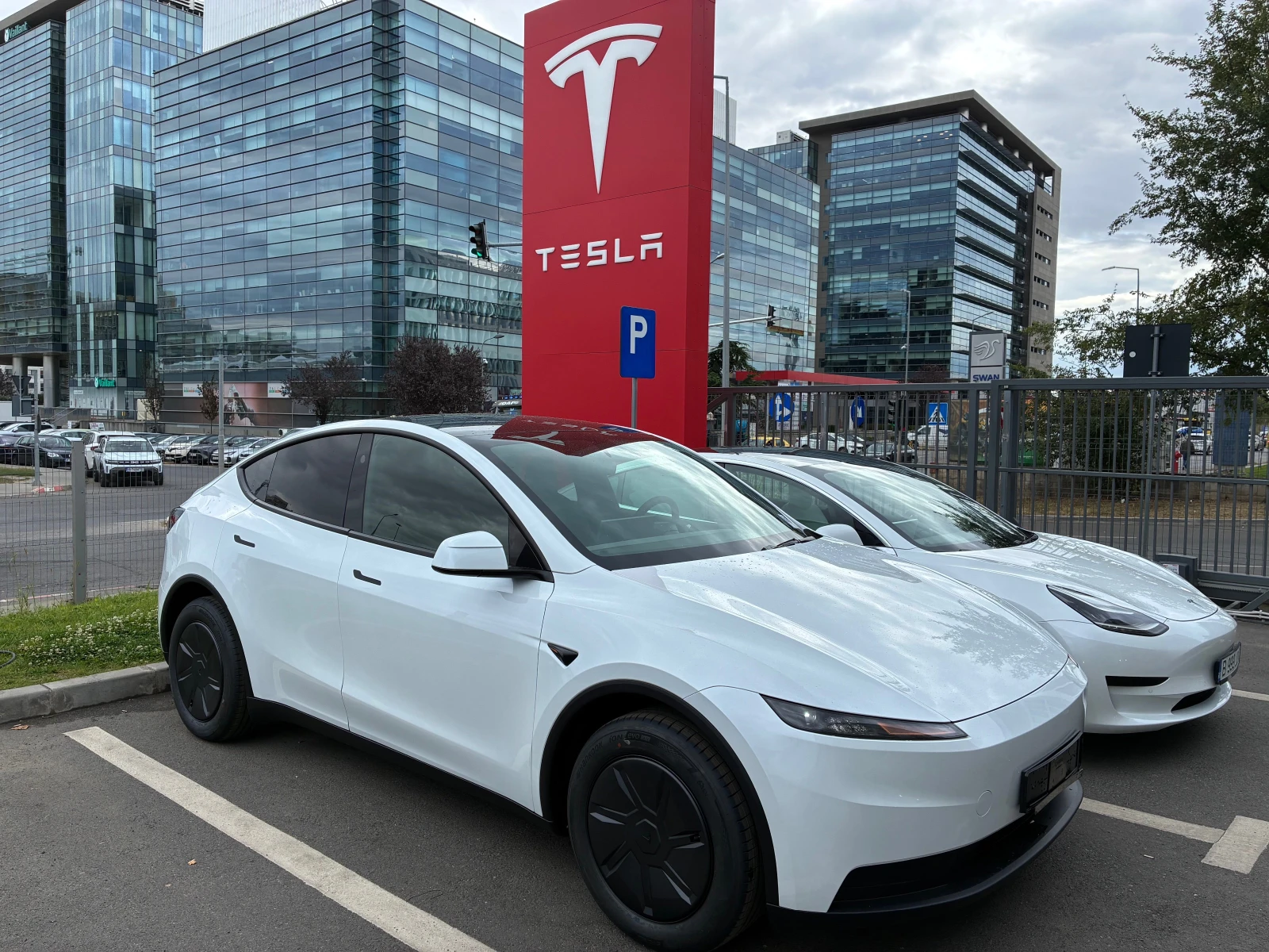 Tesla Y Juniper НАЛИЧНА