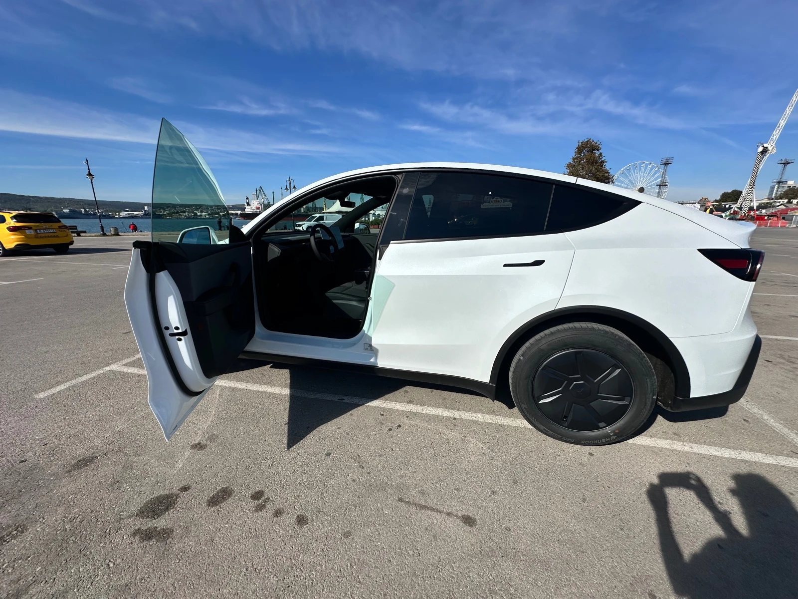 Tesla Y Juniper НАЛИЧНА, снимка 7 - Автомобили и джипове - 55932626