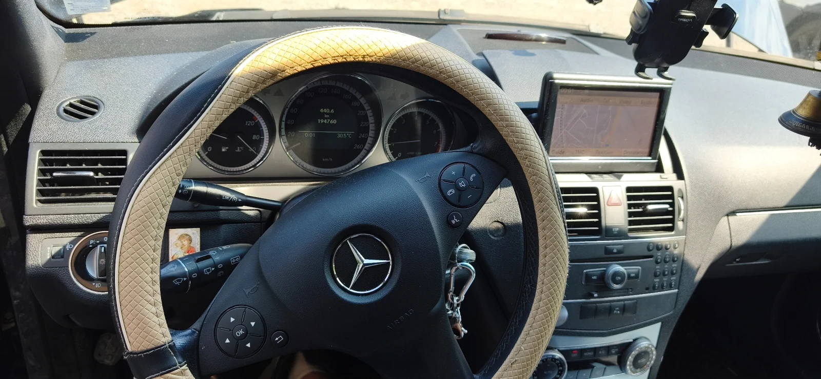 Mercedes-Benz C 180, снимка 13 - Автомобили и джипове - 55652533