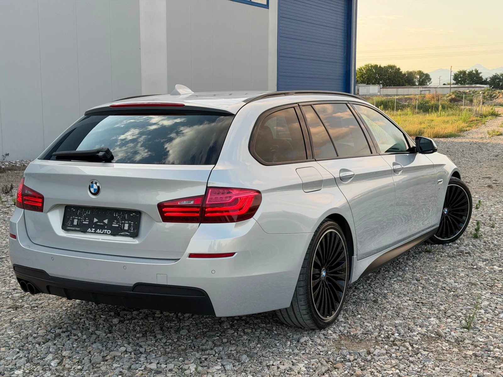 BMW 530 Facelift/ M-Sport/ Digital/ Harman-Kardon, снимка 6 - Автомобили и джипове - 55848451