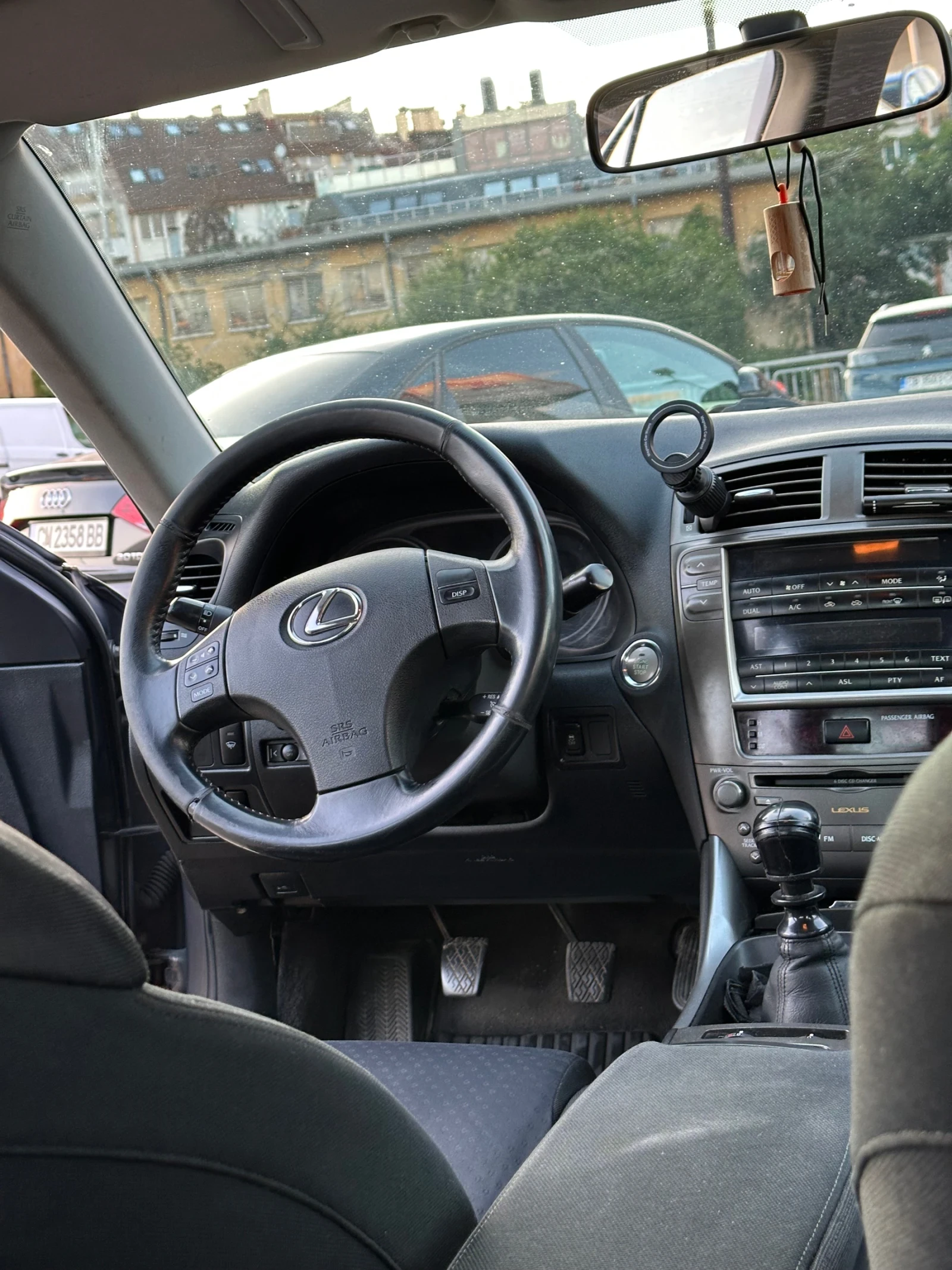 Lexus IS 220d, снимка 11 - Автомобили и джипове - 55993669