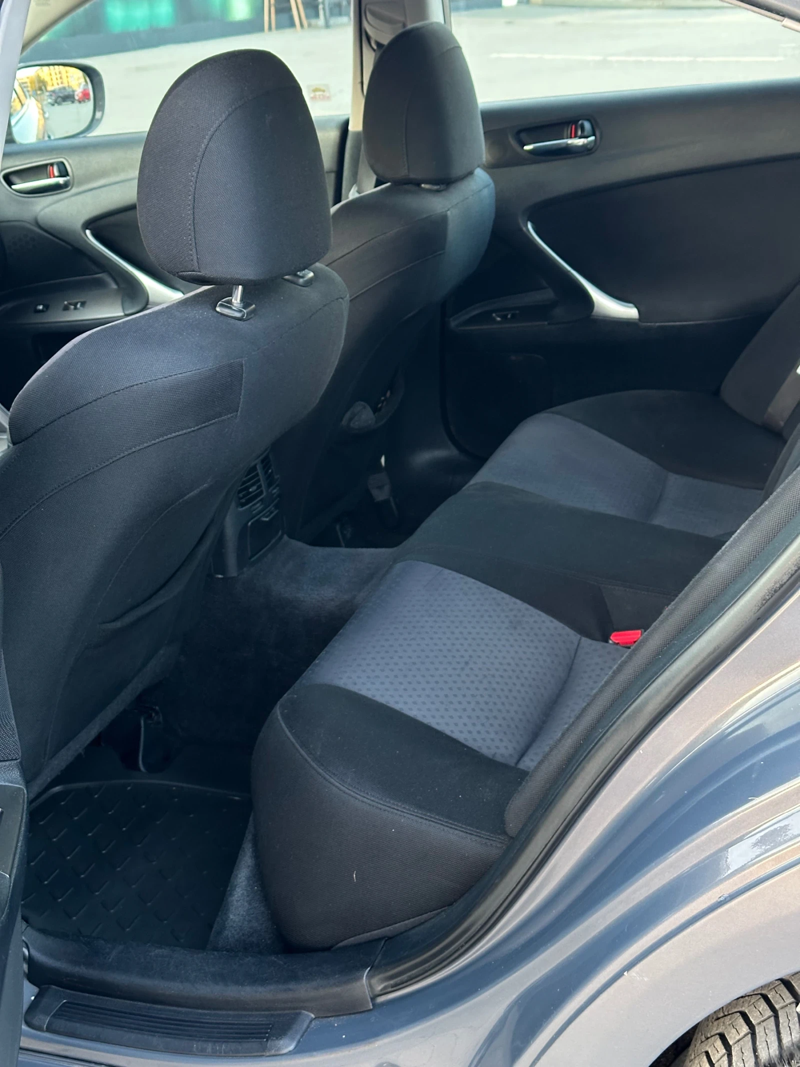Lexus IS 220d, снимка 9 - Автомобили и джипове - 55993669