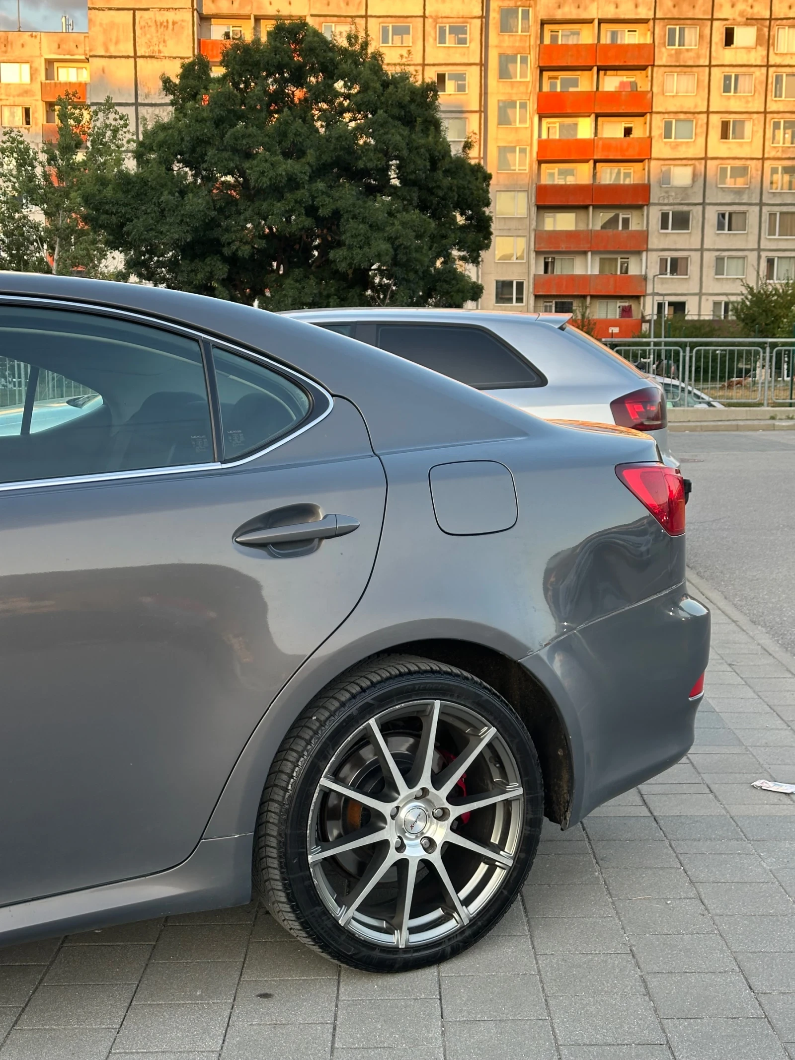 Lexus IS 220d, снимка 6 - Автомобили и джипове - 55993669