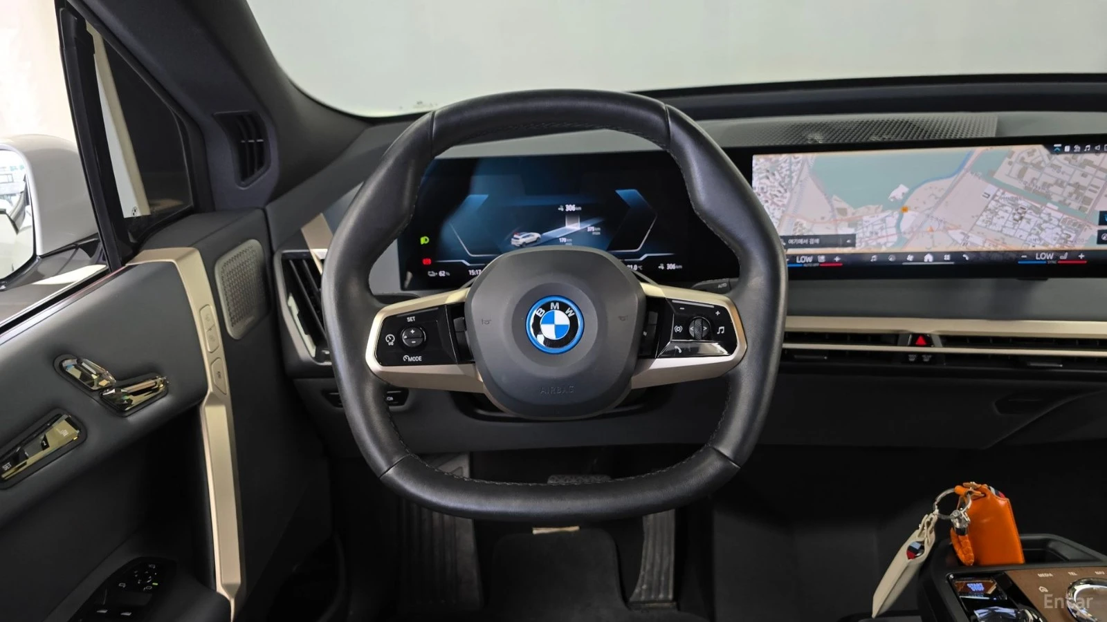 BMW iX 50 SPORT PLUS| 523HP| PANO| HUD| 360| HK, снимка 9 - Автомобили и джипове - 56113827
