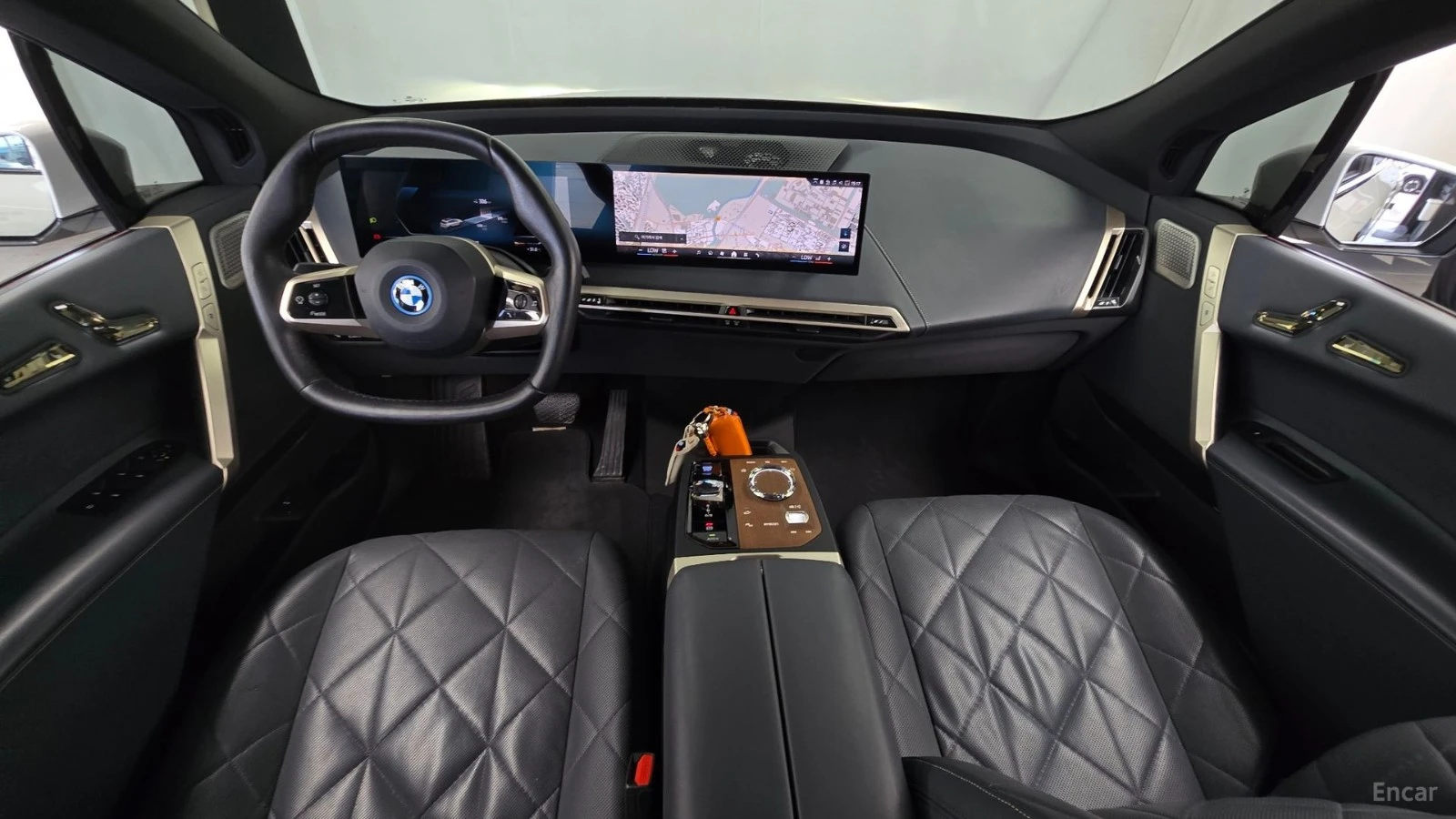 BMW iX 50 SPORT PLUS| 523HP| PANO| HUD| 360| HK, снимка 8 - Автомобили и джипове - 56113827