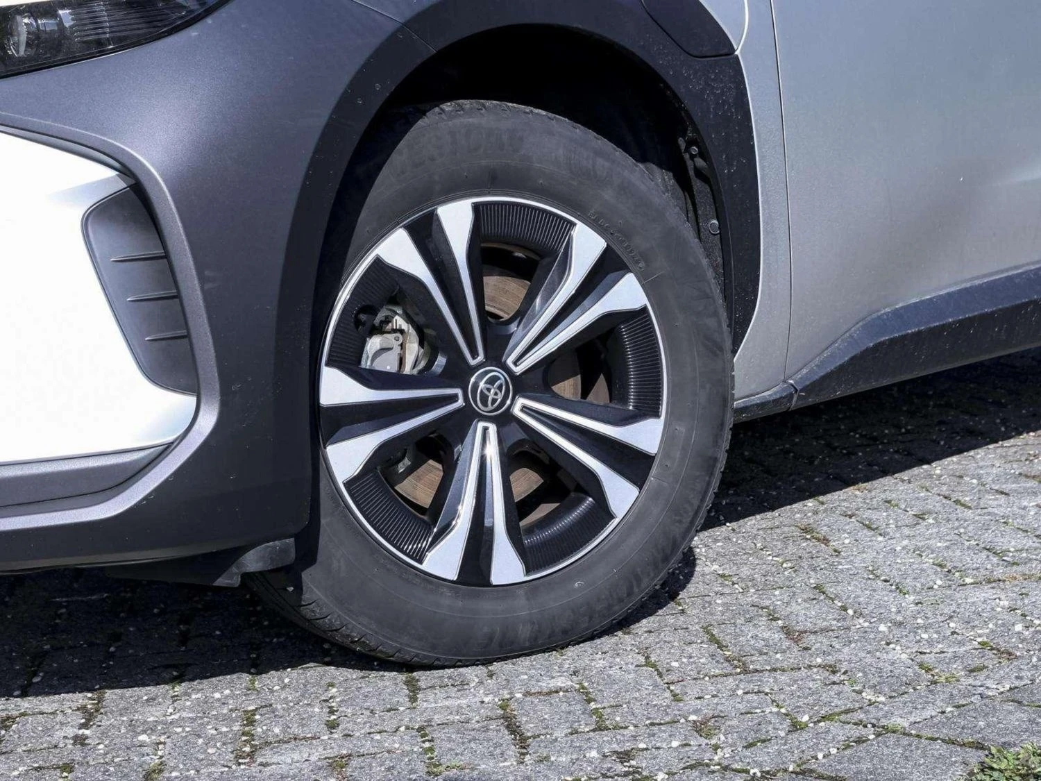 Toyota bZ4X FWD - 71.4 kWh - 204 �� - ����������� | Mobile.bg � ����������� 4