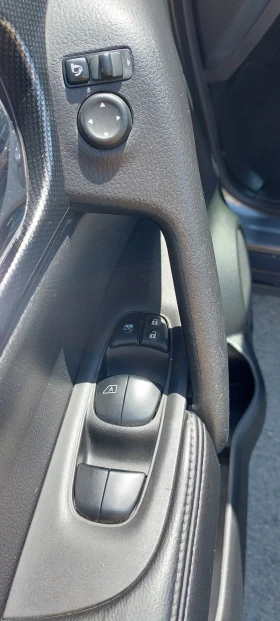 Обява за продажба на Nissan X-trail 1, 6 Дизел Автомат, Всички екстри ~14 850 лв. - изображение 4 | Auto.bg Обява за продажба на Nissan X-trail 1, 6 Дизел Автомат, Всички екстри ~14 850 лв. - изображение 4