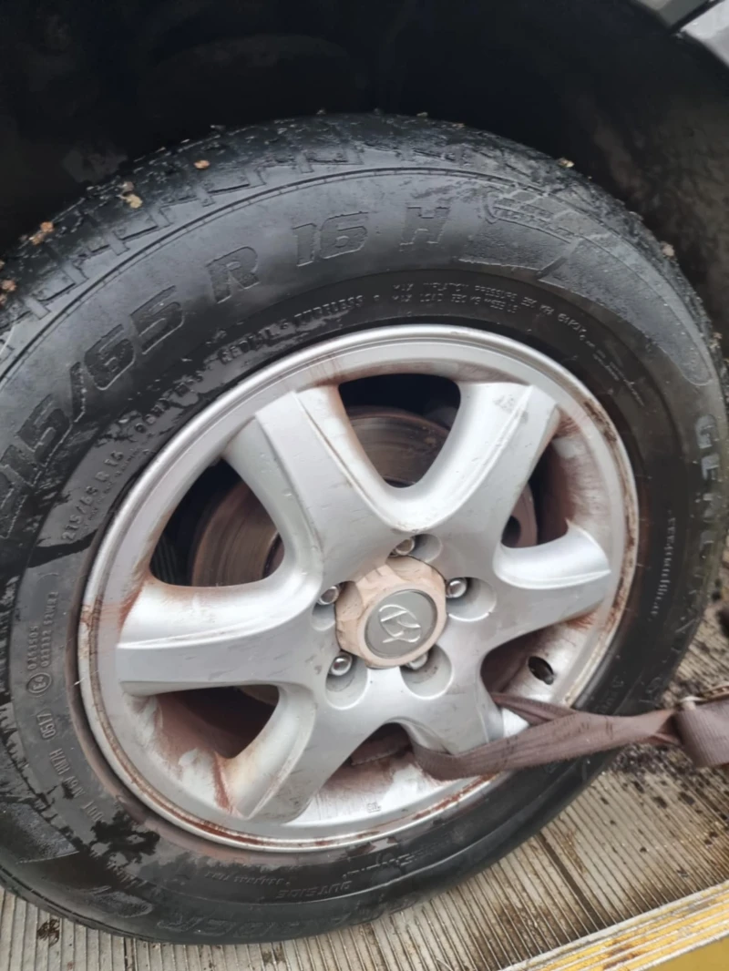 Hyundai Tucson 2.0 CRDI/Лети джанти 16/Automatic, снимка 2 - Автомобили и джипове - 51899636