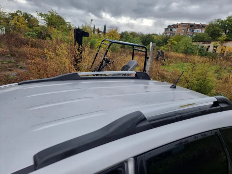 Hyundai Tucson 2.0 CRDI/Лети джанти 16/Automatic, снимка 3 - Автомобили и джипове - 51899636