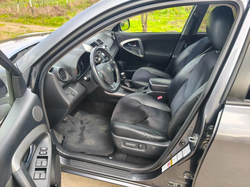 Toyota Rav4 2.2 D-4D (150 Hp), снимка 9 - Автомобили и джипове - 52512531