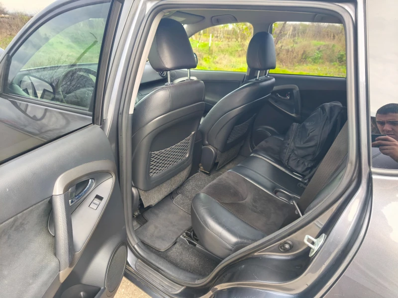 Toyota Rav4 2.2 D-4D (150 Hp), снимка 10 - Автомобили и джипове - 52512531