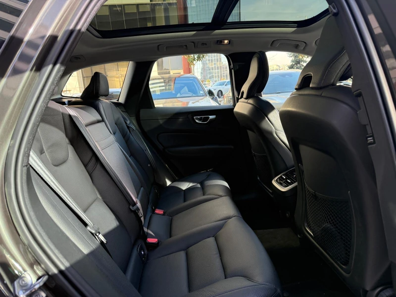 Volvo XC60 B4 D AWD Inscription, снимка 15 - Автомобили и джипове - 52825820