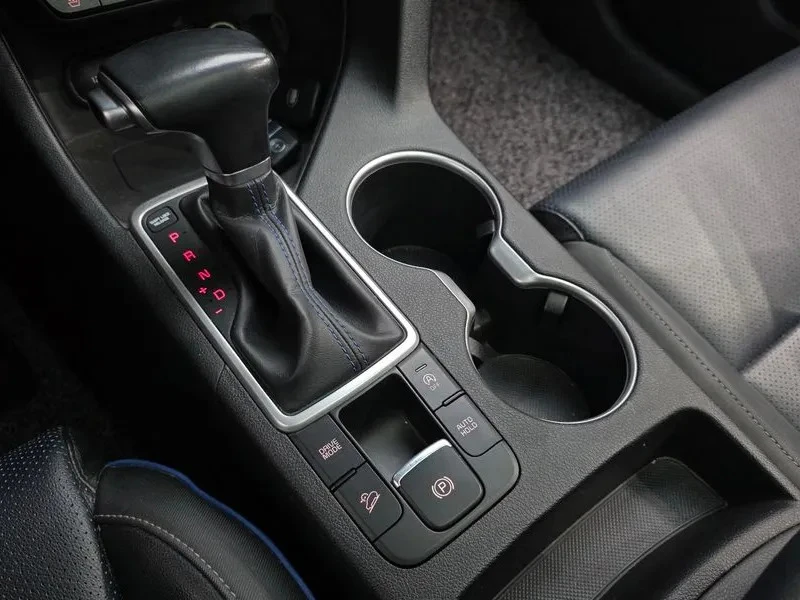 Kia Sportage 1.7D 2WD, снимка 7 - Автомобили и джипове - 55446245