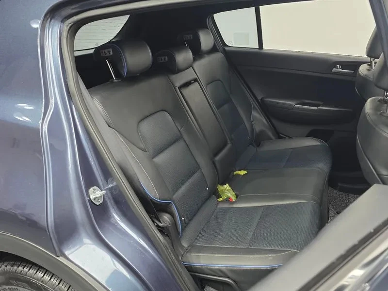Kia Sportage 1.7D 2WD, снимка 10 - Автомобили и джипове - 55446245