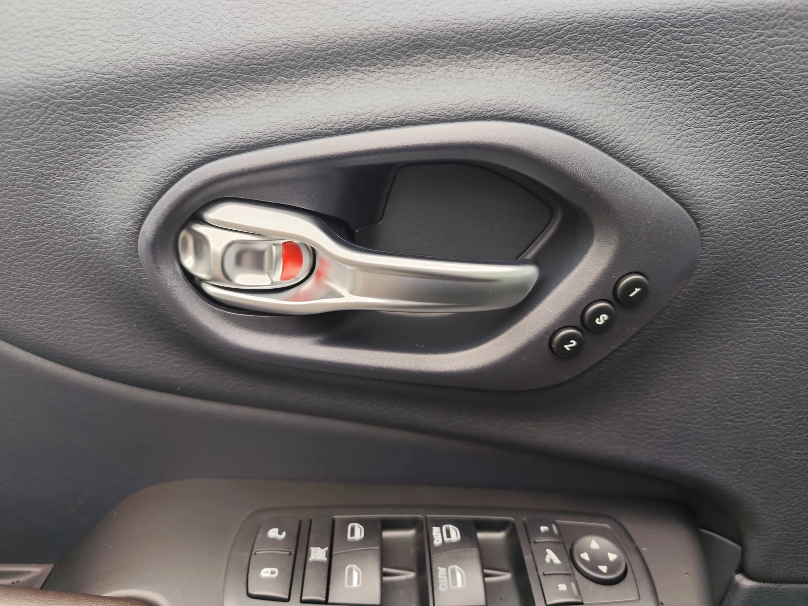 Jeep Cherokee 2.0mJT* 4X4* LED* * * / | Mobile.bg   7