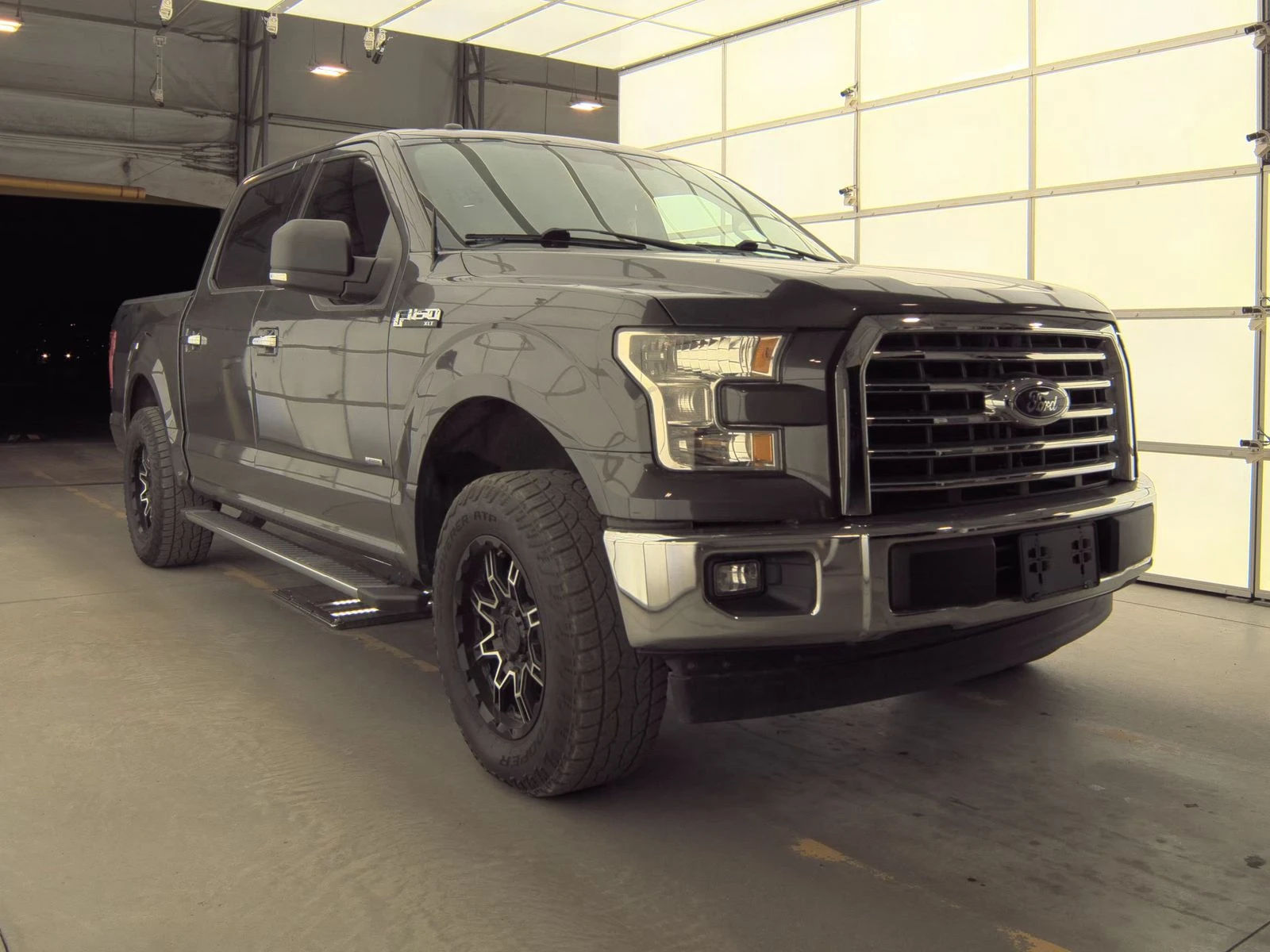 Ford F150 XLT* Crew Cab* Short bed*  - изображение 3