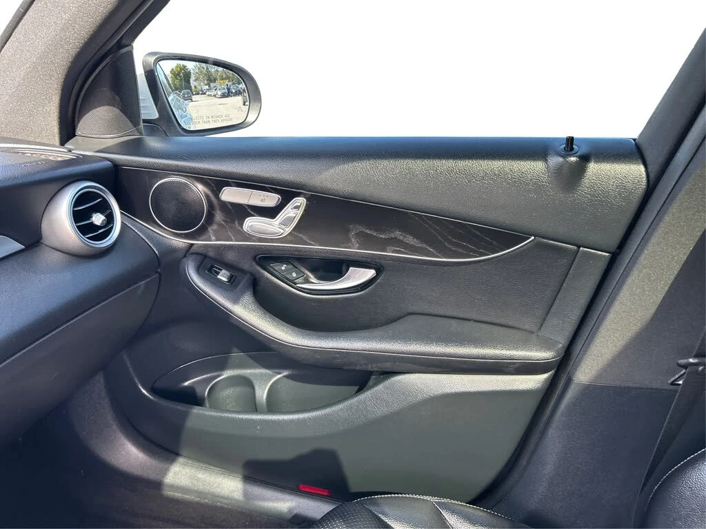 Mercedes-Benz GLC 300, снимка 15 - Автомобили и джипове - 53805477