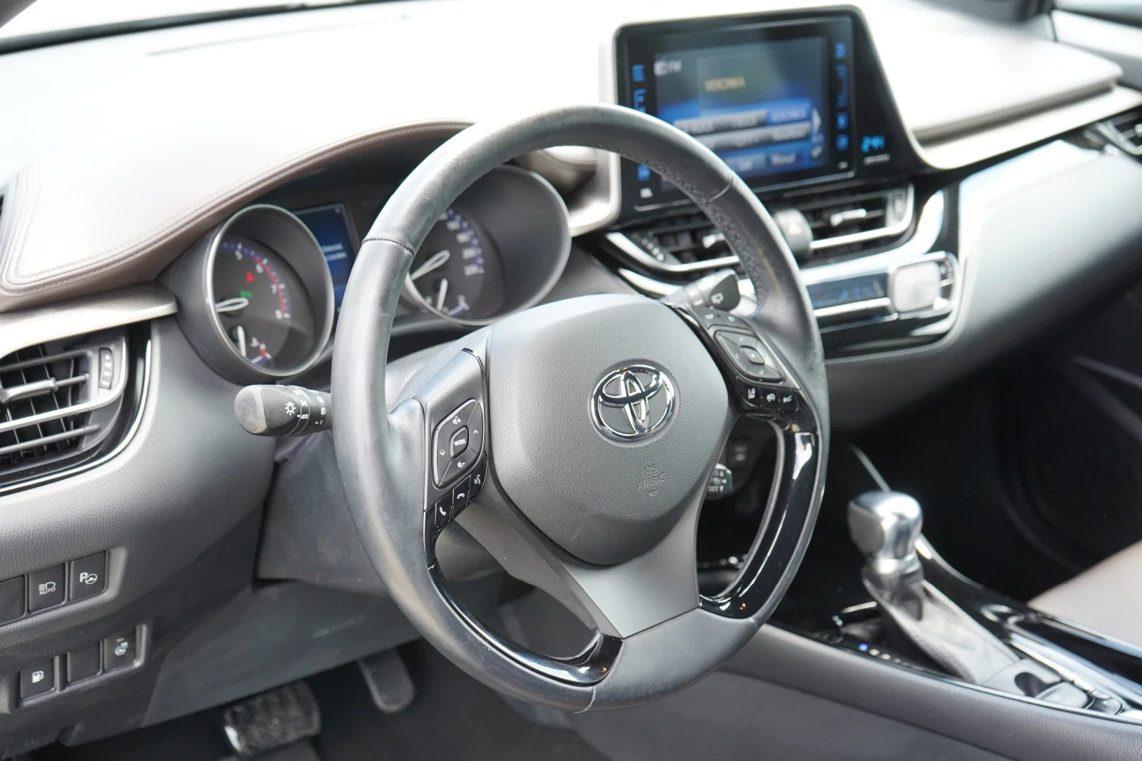 Toyota C-HR 1.2I* 4X4* CLASSY* ГАРАНЦИЯ* РЕГИСТРИРАНА* , снимка 8 - Автомобили и джипове - 54938655
