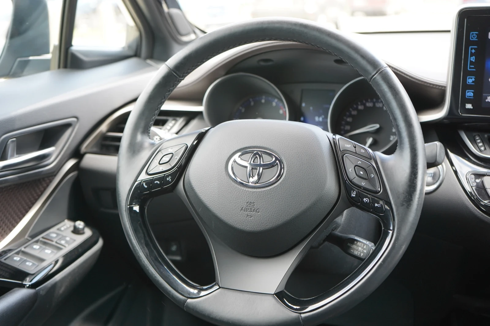 Toyota C-HR 1.2I* 4X4* CLASSY* ГАРАНЦИЯ* РЕГИСТРИРАНА* , снимка 10 - Автомобили и джипове - 54938655