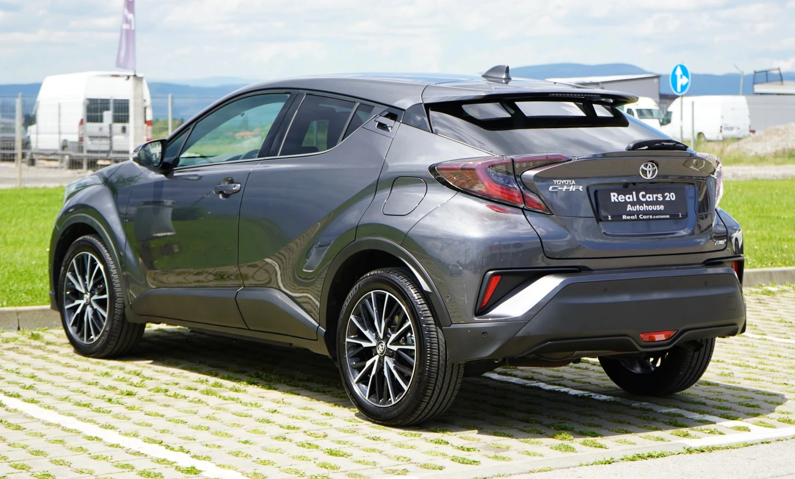 Toyota C-HR 1.2I* 4X4* CLASSY* ГАРАНЦИЯ* РЕГИСТРИРАНА* , снимка 6 - Автомобили и джипове - 54938655