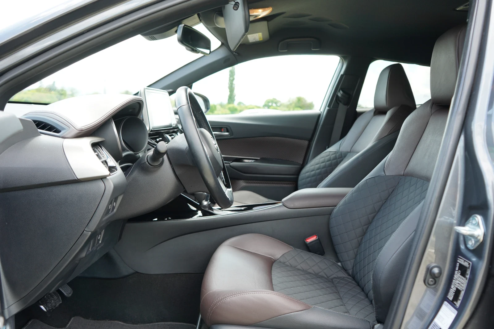 Toyota C-HR 1.2I* 4X4* CLASSY* ГАРАНЦИЯ* РЕГИСТРИРАНА* , снимка 7 - Автомобили и джипове - 54938655