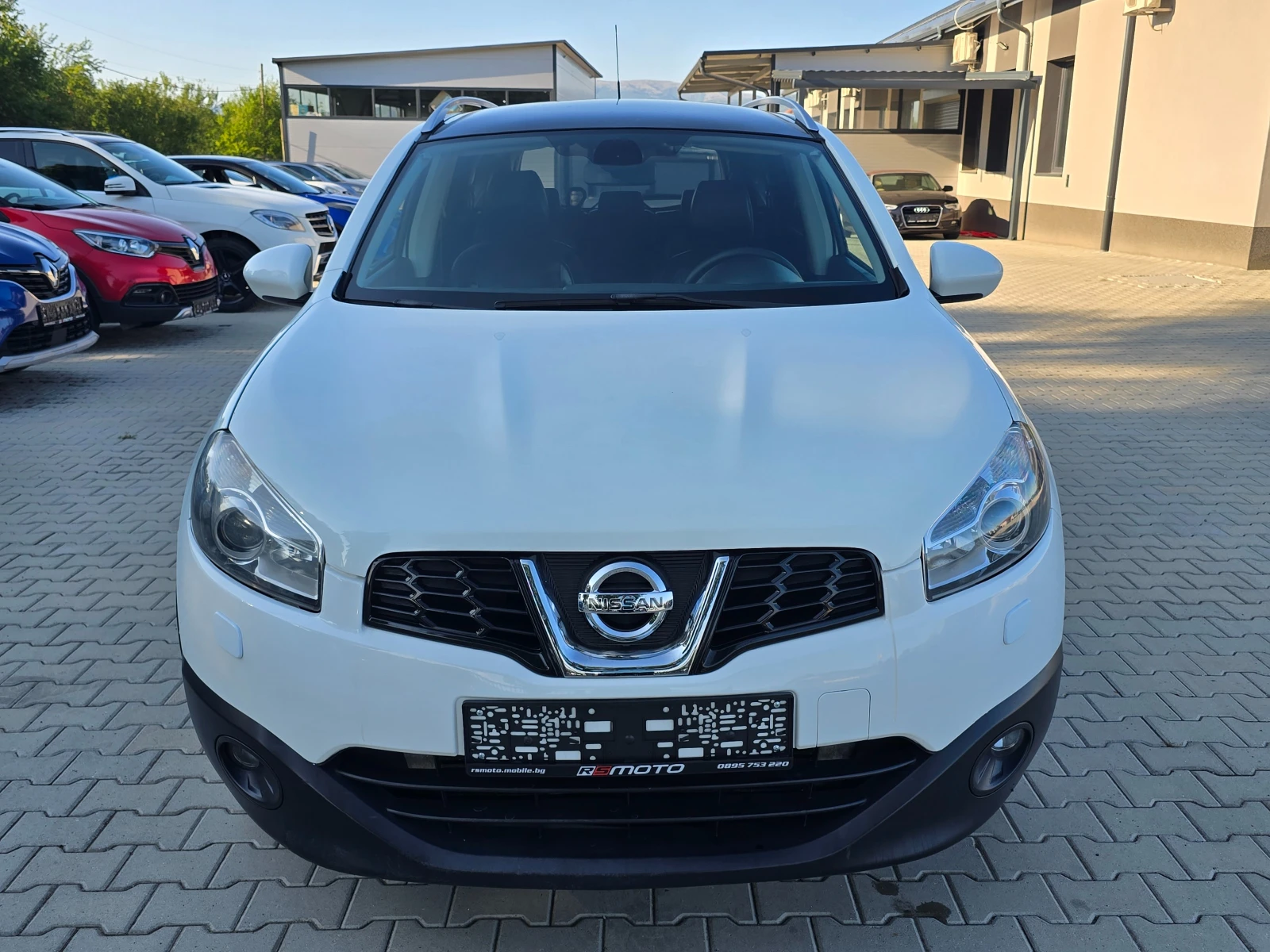 Nissan Qashqai 2.0D, 4x4, 7-места, Кожа, Подгрев, Bose!, снимка 7 - Автомобили и джипове - 55472030