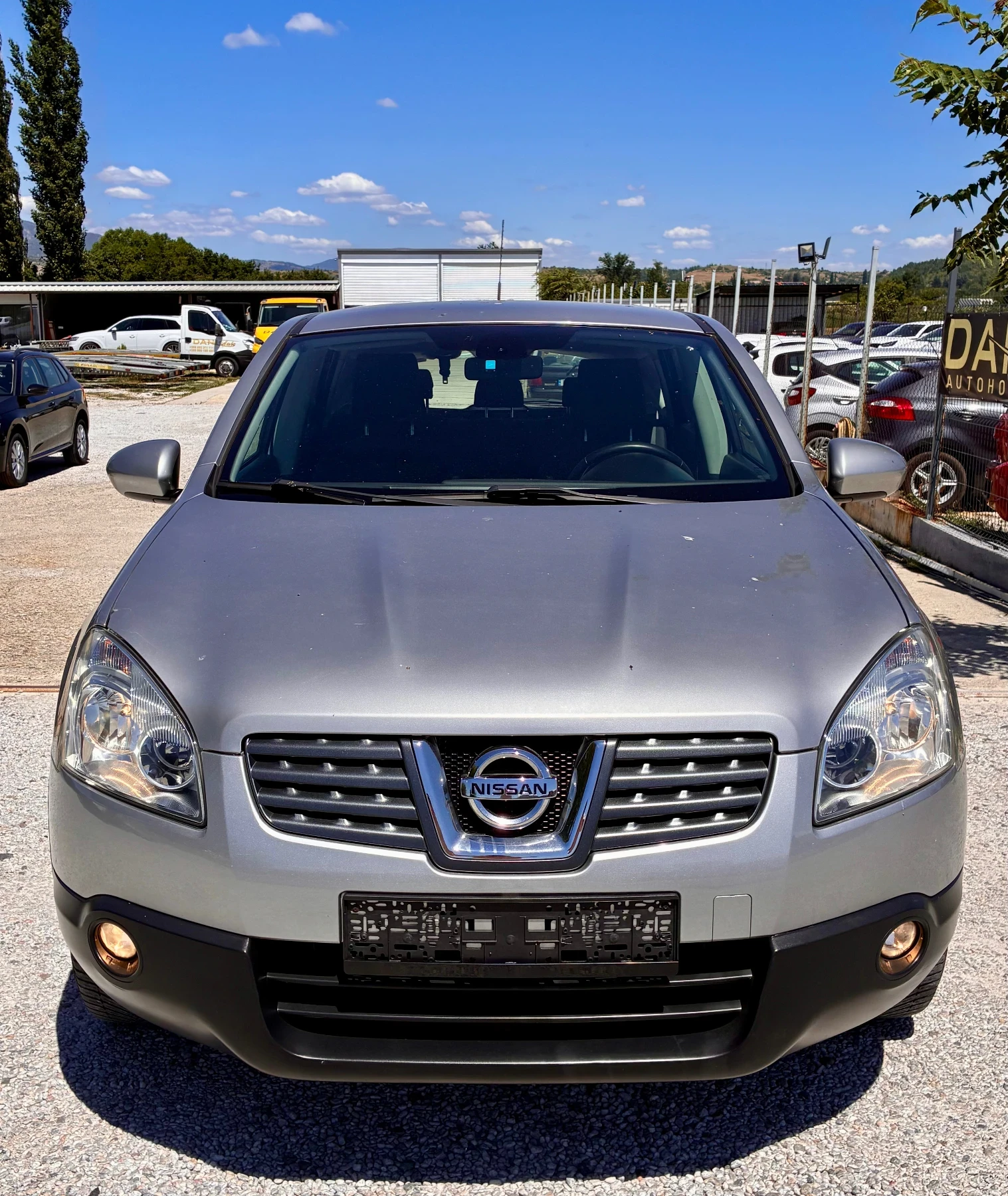Nissan Qashqai 1.6 Benzin, снимка 3 - Автомобили и джипове - 55707858