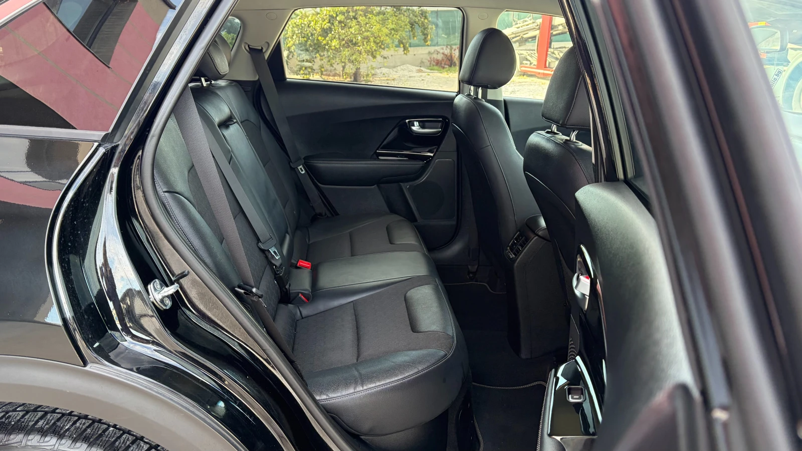 Kia Niro 1.6 HEV , снимка 11 - Автомобили и джипове - 56125503