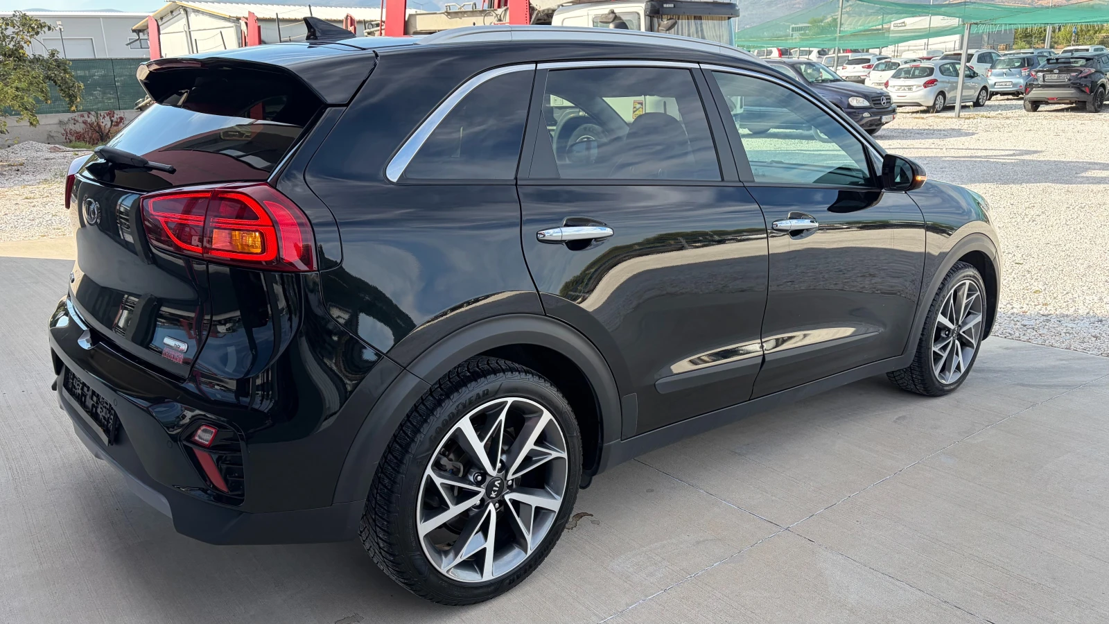 Kia Niro 1.6 HEV , снимка 4 - Автомобили и джипове - 56125503