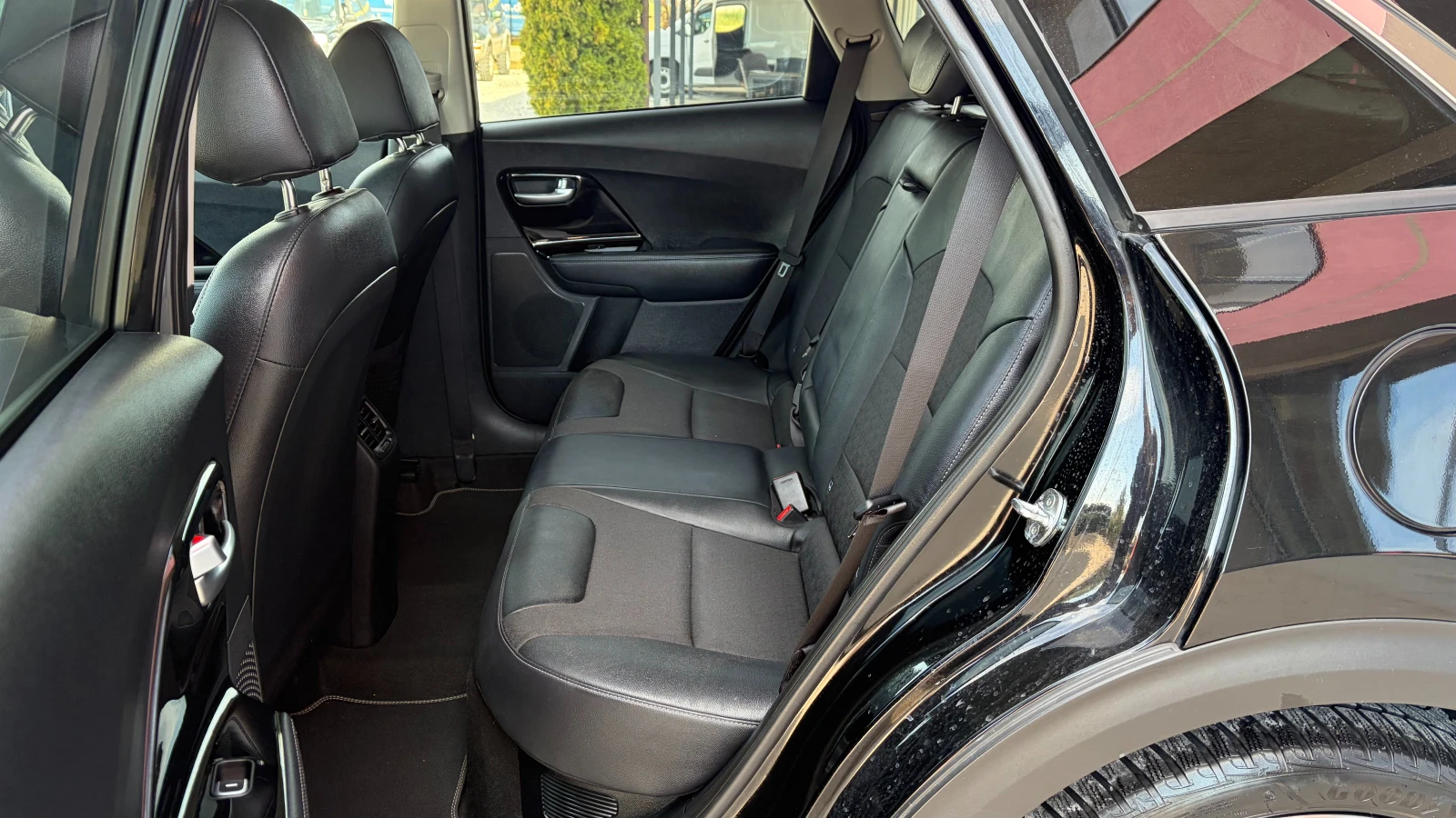 Kia Niro 1.6 HEV , снимка 9 - Автомобили и джипове - 56125503