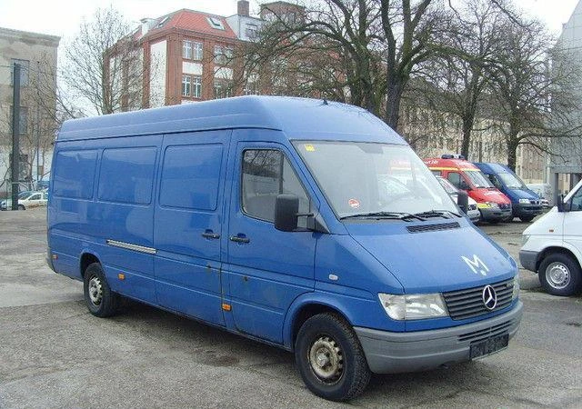 Mercedes-Benz Sprinter 312 313 на части, снимка 1 - Бусове и автобуси - 25770970