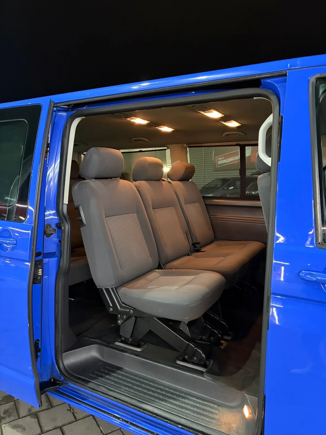VW Caravelle Automat 201000km Top, снимка 6 - Бусове и автобуси - 54882475