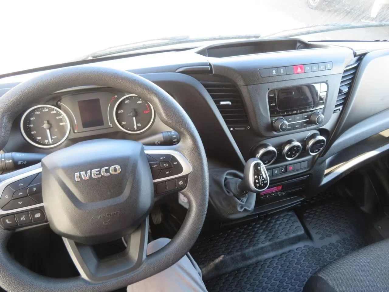Iveco Daily 70C Iveco Daily 70C18HA8/P, снимка 10 - Бусове и автобуси - 55409696