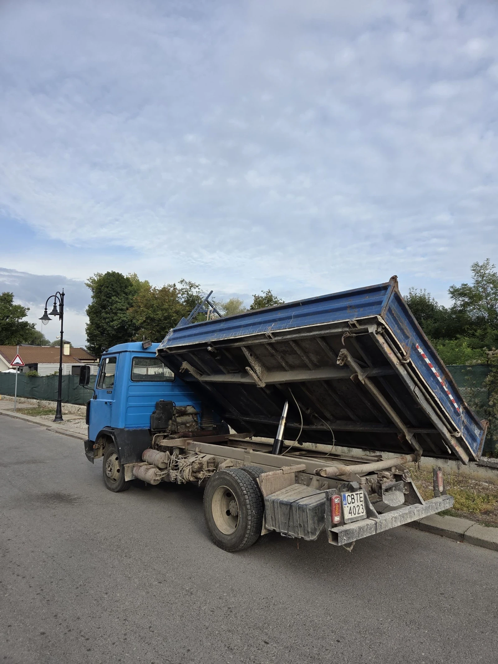 Iveco 79.14 Самосвал тристранен - изображение 3