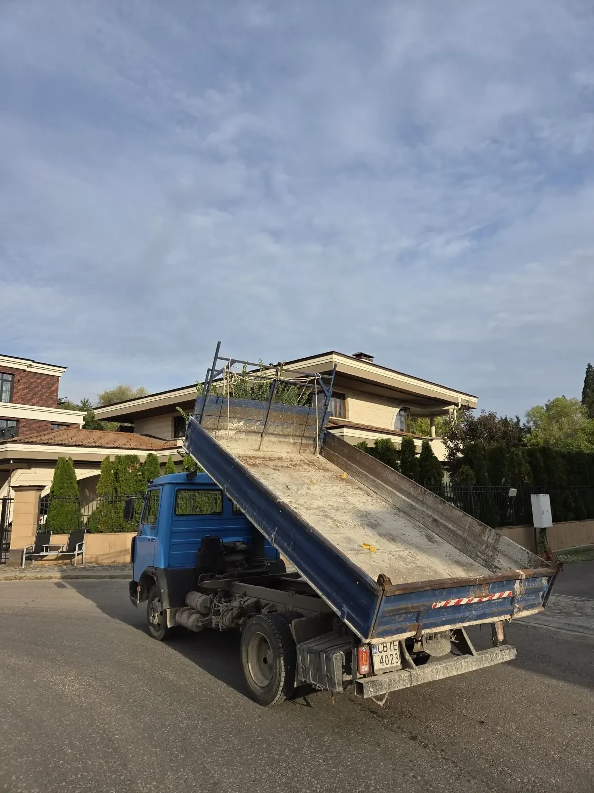 Iveco 79.14 Самосвал тристранен - изображение 6