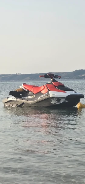 Джет Bombardier Sea Doo Spark 2 trixx 3up, снимка 2