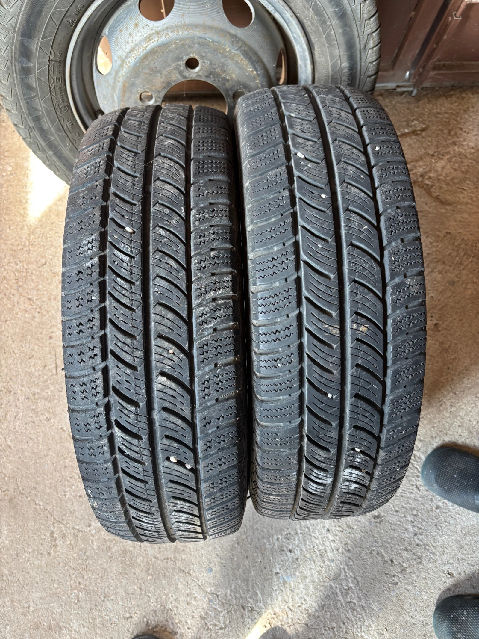 ���� � ������ 195/70R15 �� Nissan Capstar | Mobile.bg � ����������� 3