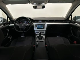 VW Passat 2.00D/DSG6/Панорама/Keyless/Щори/Обслужен в VW/TOP, снимка 9