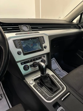 VW Passat 2.00D/DSG6/Панорама/Keyless/Щори/Обслужен в VW/TOP, снимка 12