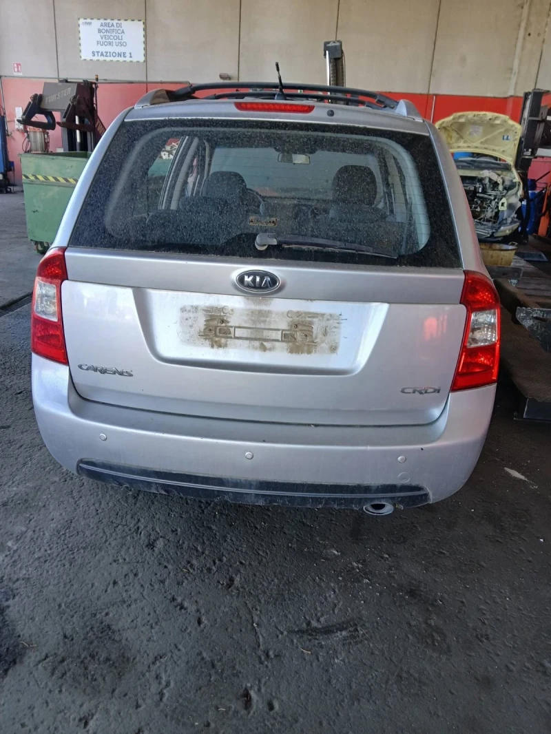 Kia Carens 2.0, снимка 1 - Автомобили и джипове - 47264763