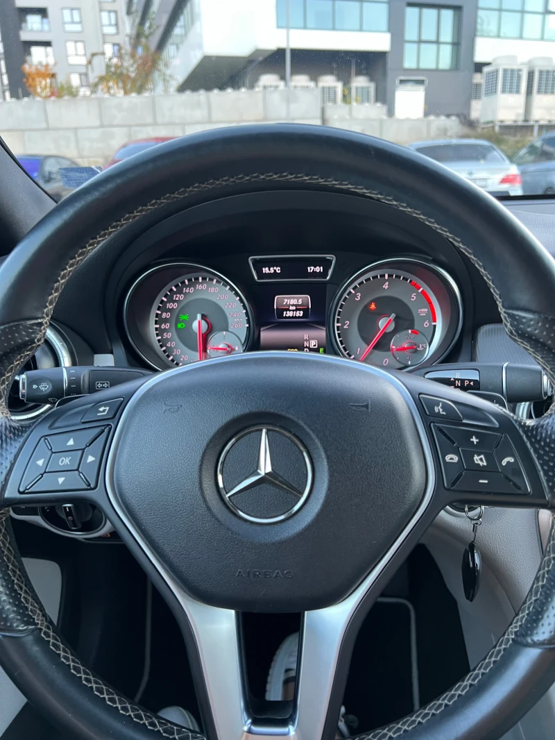 Mercedes-Benz CLA 220, снимка 9 - Автомобили и джипове - 47827133