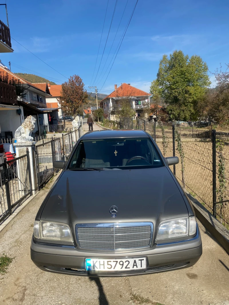 Mercedes-Benz C 180 Elegance, снимка 6 - Автомобили и джипове - 48588662