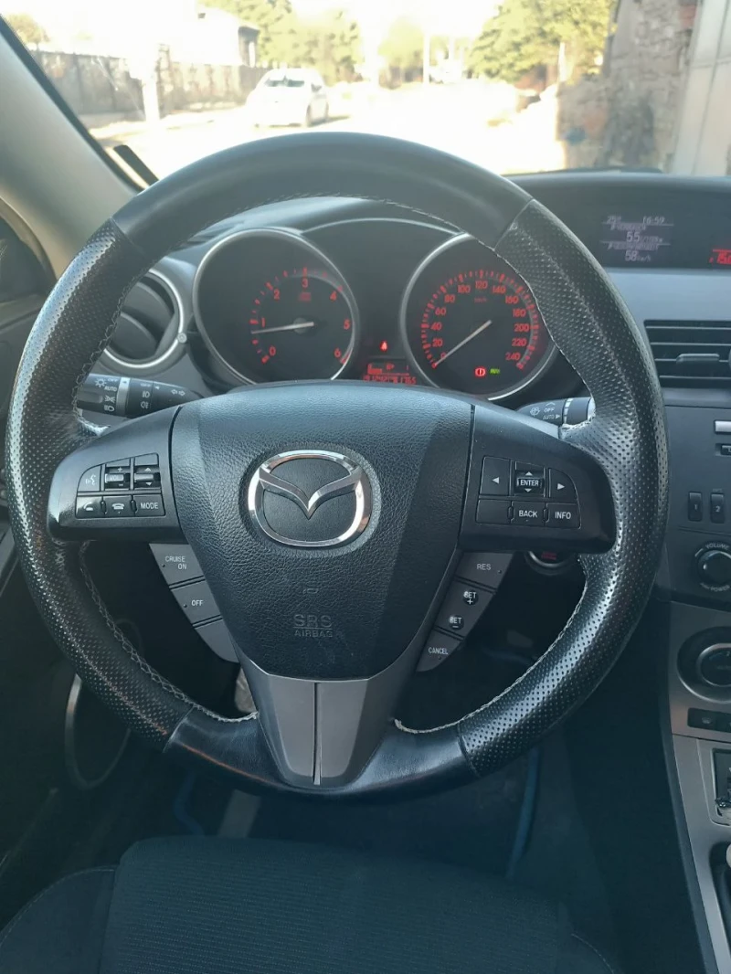 Mazda 3, снимка 5 - Автомобили и джипове - 52368744