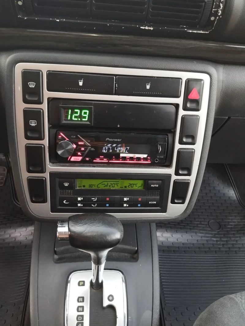 VW Sharan 1.9tdi.avtomatik, снимка 7 - Автомобили и джипове - 51959375