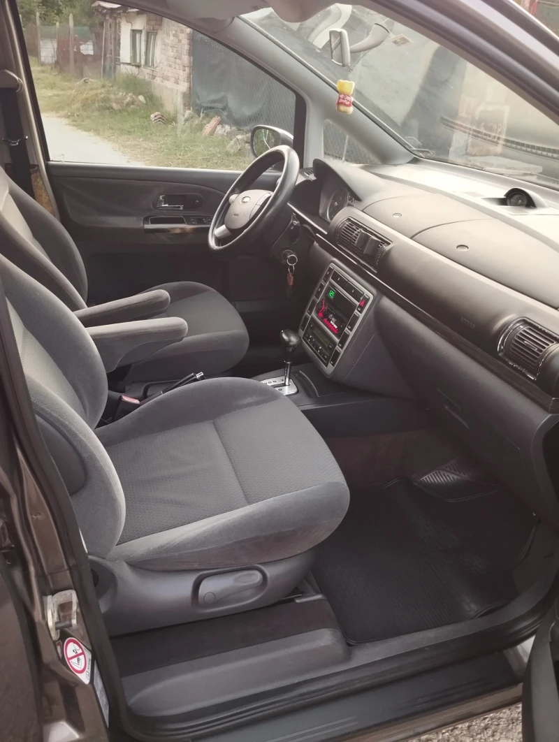 VW Sharan 1.9tdi.avtomatik, снимка 6 - Автомобили и джипове - 51959375