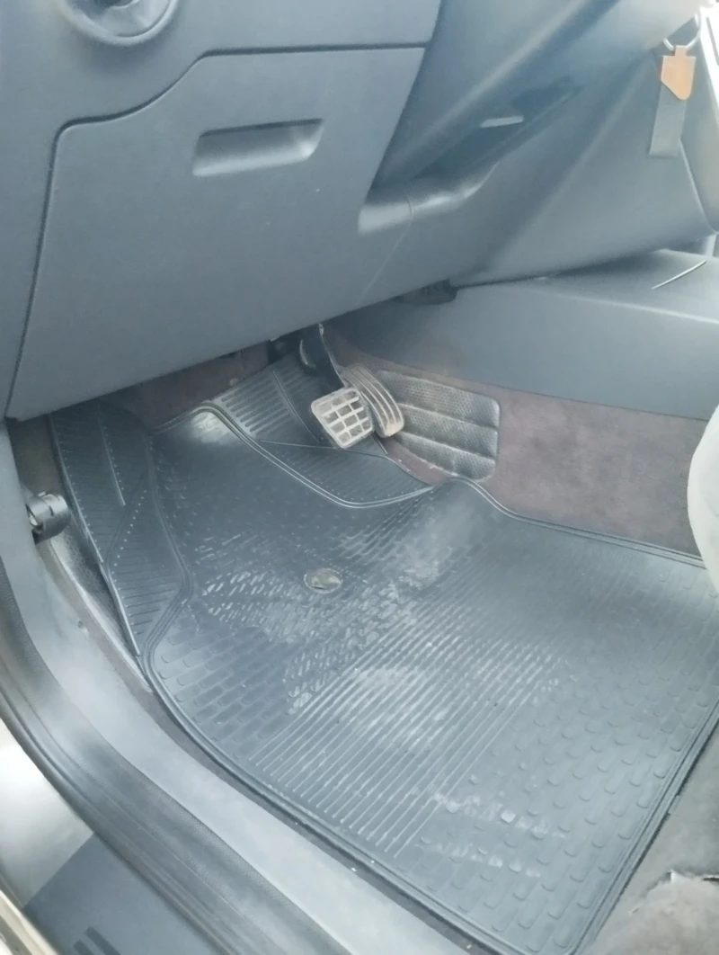 VW Sharan 1.9tdi.avtomatik, снимка 14 - Автомобили и джипове - 51959375