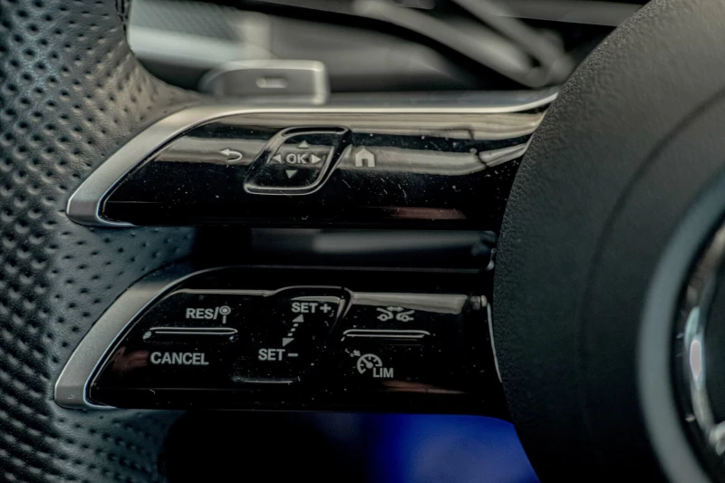 Mercedes-Benz GLC 200 AMG/Coupe/Подгрев/Камера/4Matic/Night Paket, снимка 12 - Автомобили и джипове - 52108816